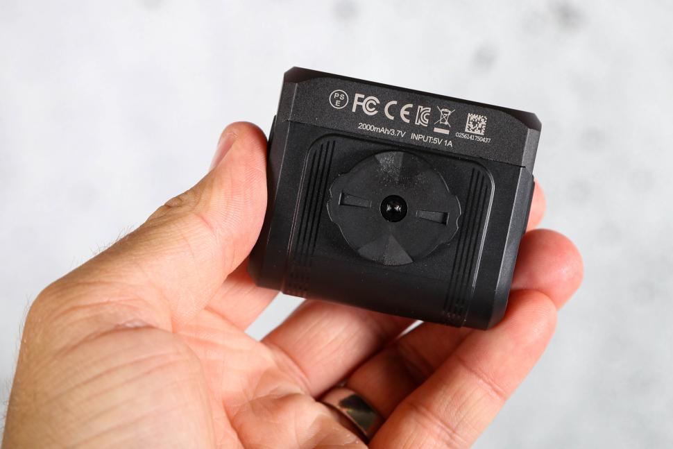 2025 Magicshine HORI 900 - base.jpg