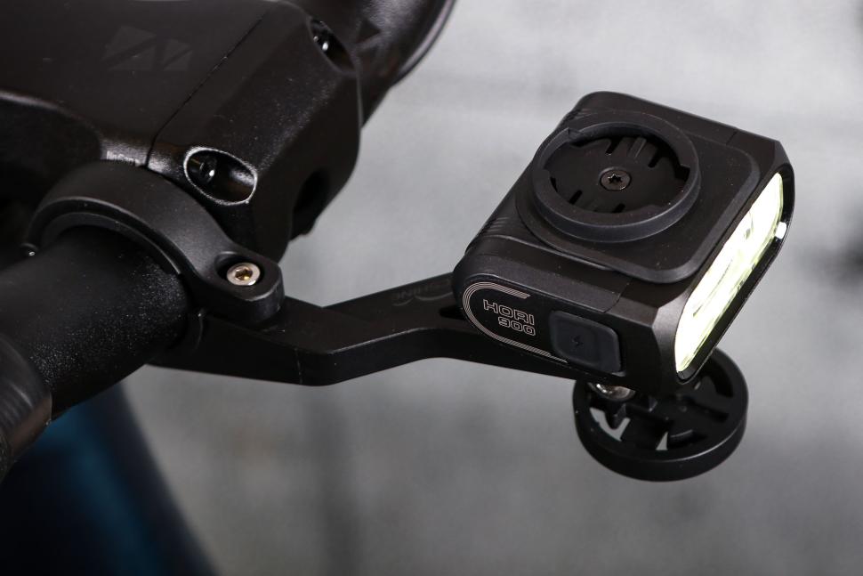 2025 Magicshine HORI 900 - top.jpg