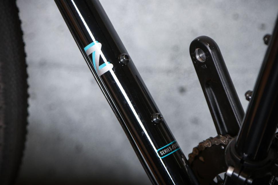 2025 Marin Four Corners 1 Sword - down tube bosses 2.jpg
