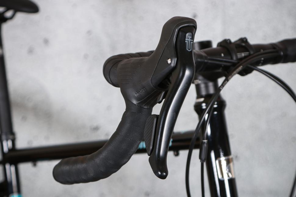 2025 Marin Four Corners 1 Sword - lever.jpg