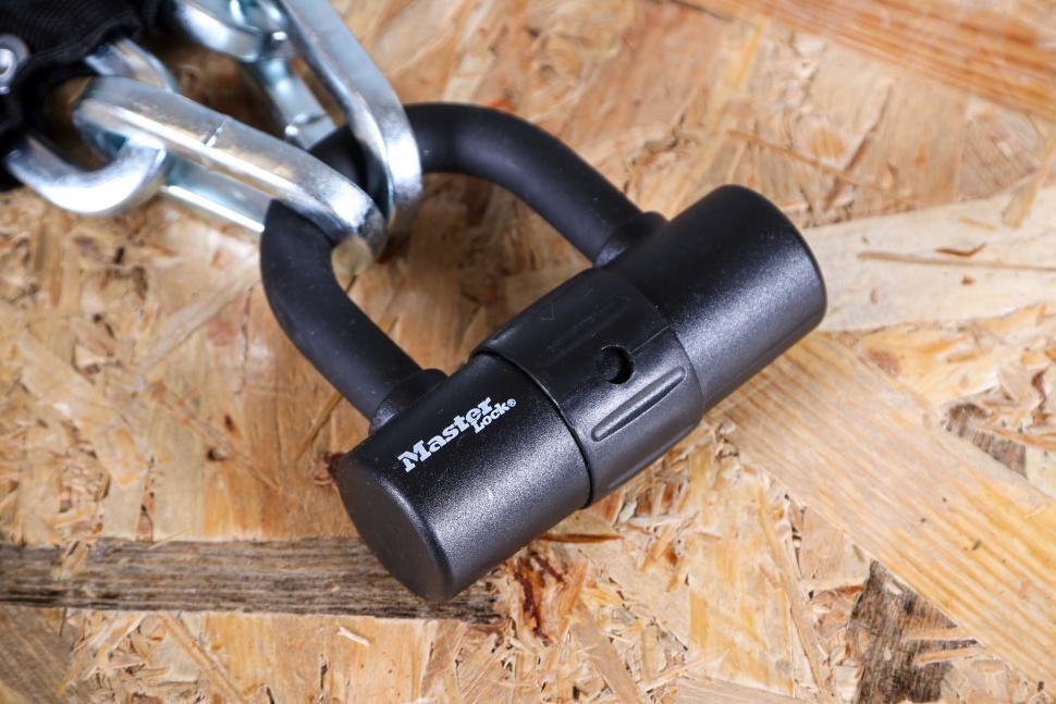 2025 Master Lock Chain with Mini U-Lock - lock detail.jpg