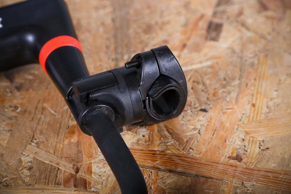 2025 Master Lock U-Lock - frame bracket.jpg