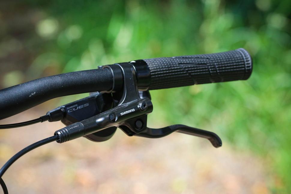 2025 Merida Crossway L 300 - brake lever.jpg