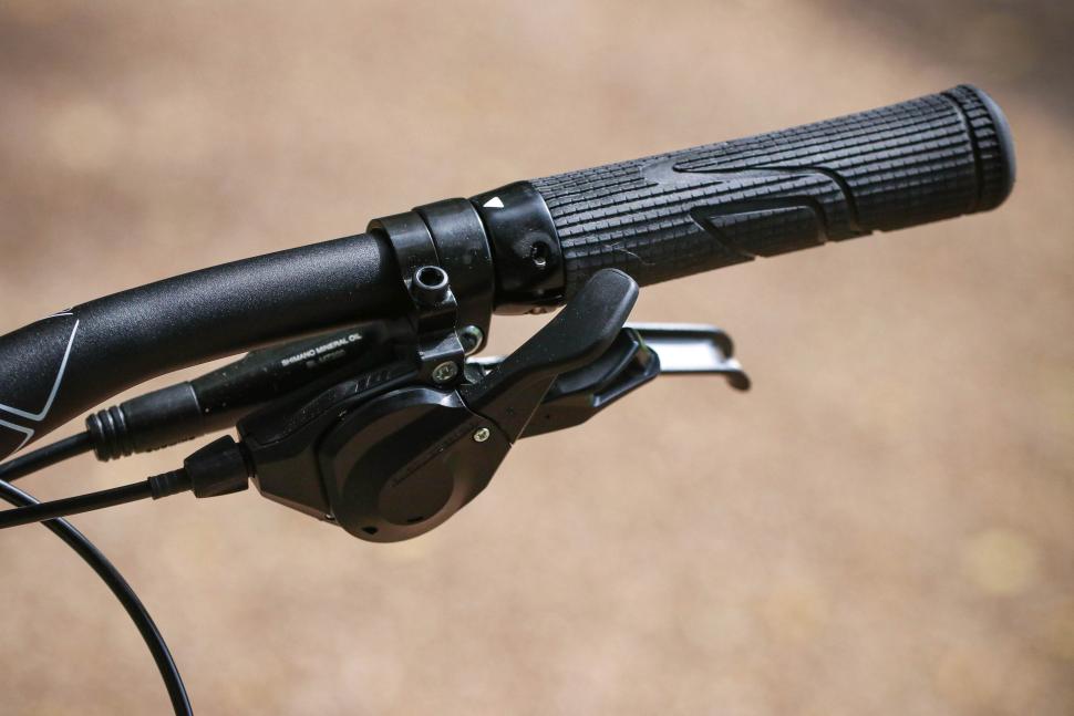 2025 Merida Crossway L 300 - shifter 2.jpg