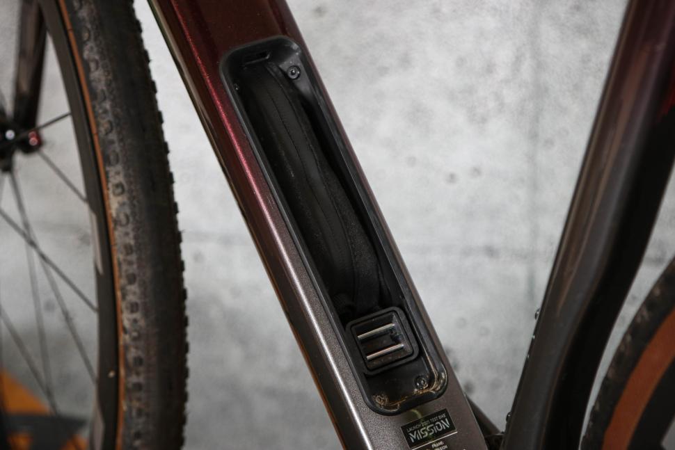 2025 Merida Mission 9000 - down tube storage opne.jpg