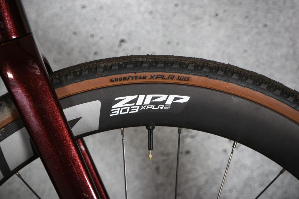 2025 Merida Mission 9000 - tyre and rim.jpg