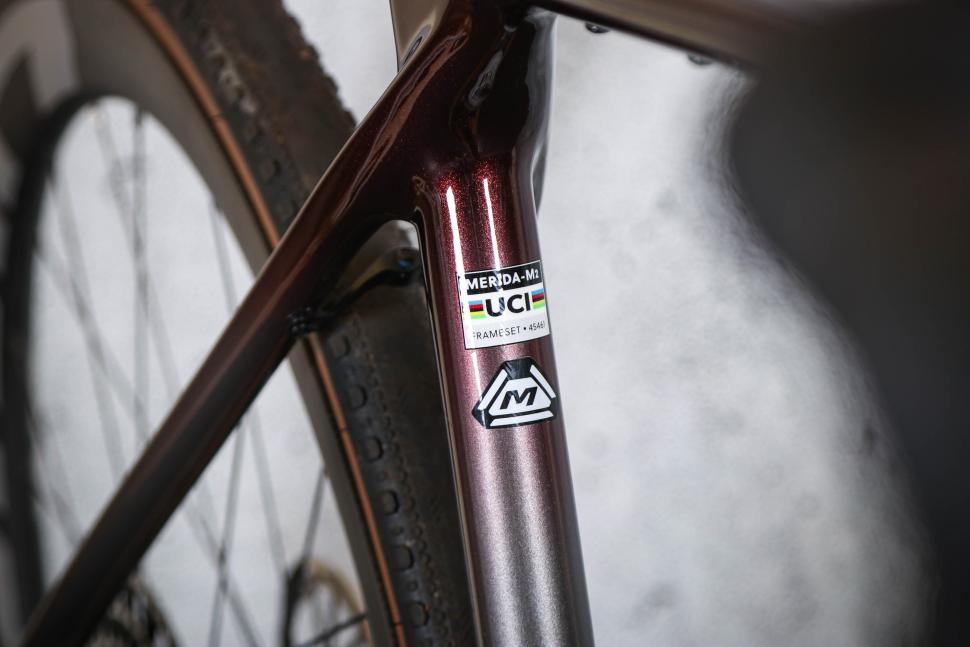2025 Merida Mission 9000 - UCI sticker and frame size.jpg