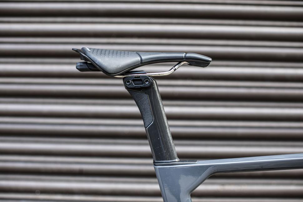 2025 Merida Reacto 9000 saddle and seatpost.jpg
