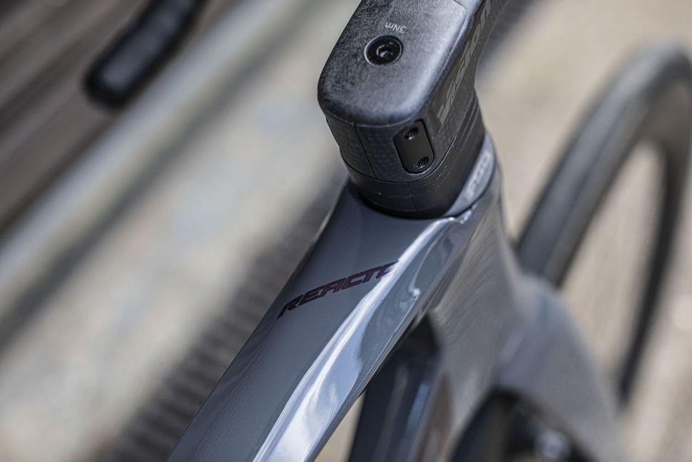 2025 Merida Reacto 9000 toptube and headset.jpg