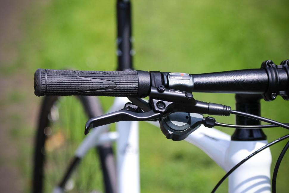 2025 Merida Speeder 300 - bar detail.jpg