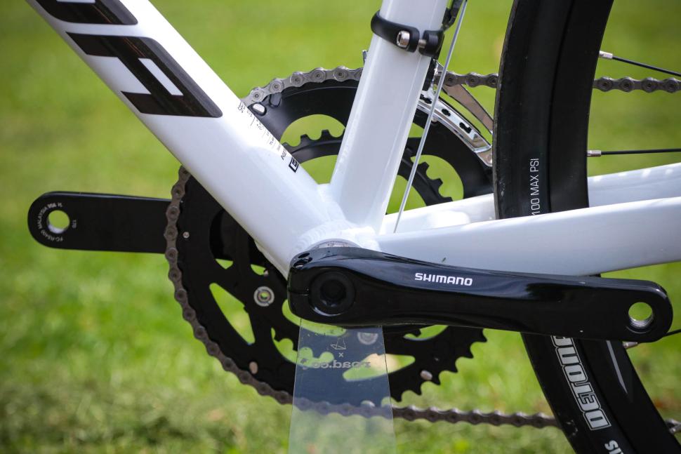 2025 Merida Speeder 300 - bottom bracket.jpg