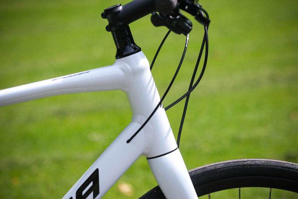 2025 Merida Speeder 300 - head tube.jpg