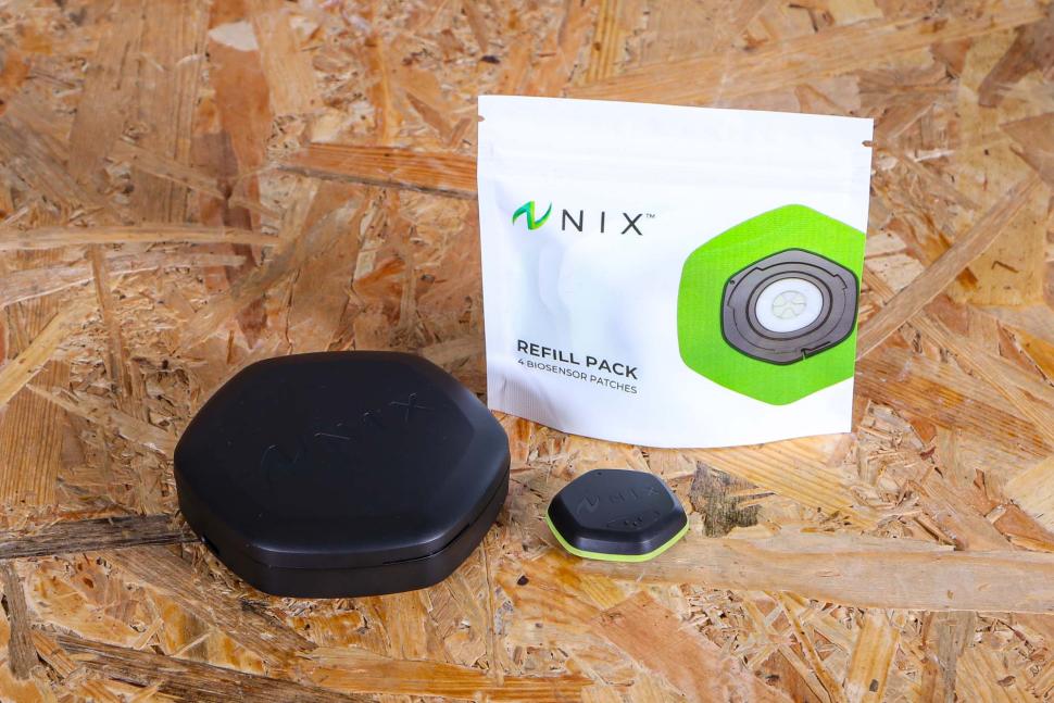 2025 Nix Hydration Biosensor - contents.jpg
