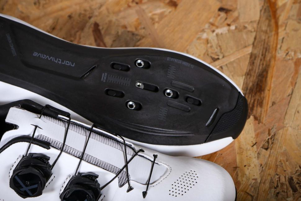 2025 Northwave Revolution Wide - sole toe.jpg