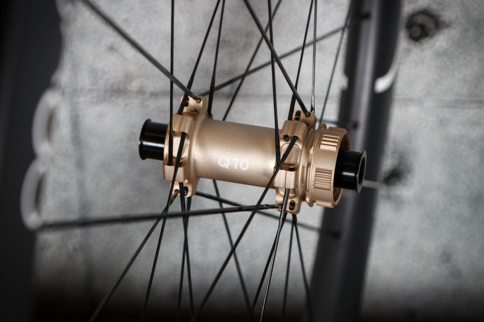2025 Oquo RP50LTD wheels - front hub 2.jpg