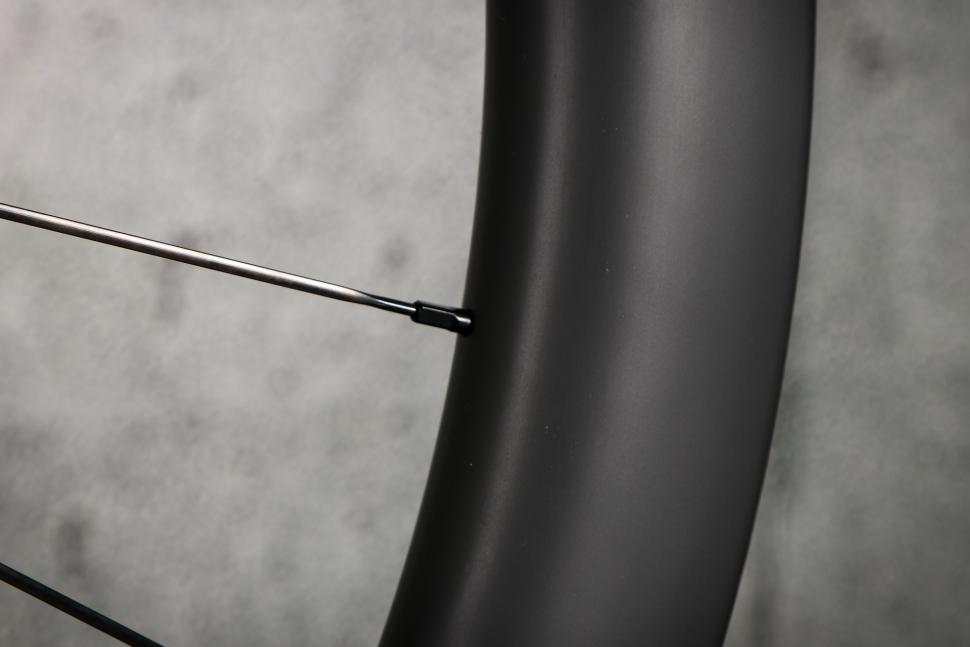 2025 Oquo RP50LTD wheels - spoke nipple 2.jpg