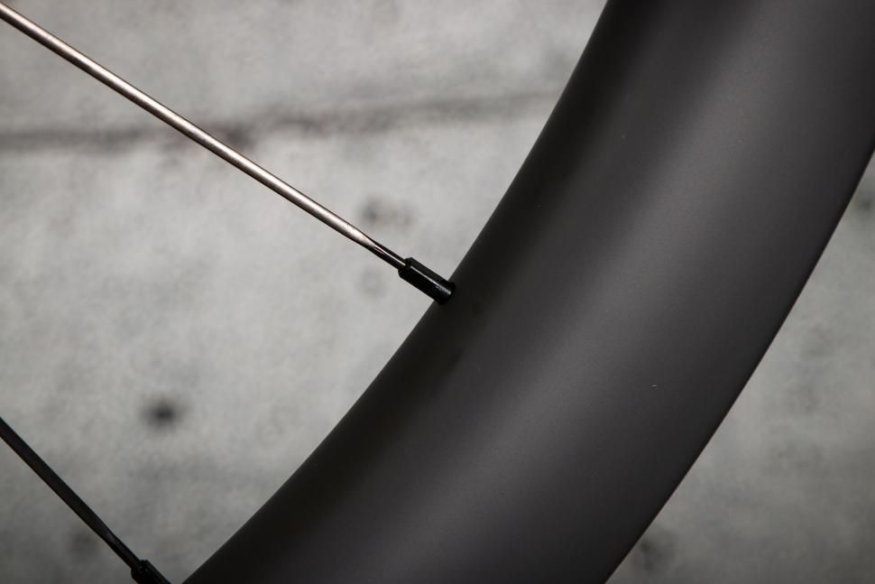 2025 Oquo RP50LTD wheels - spoke nipple.jpg