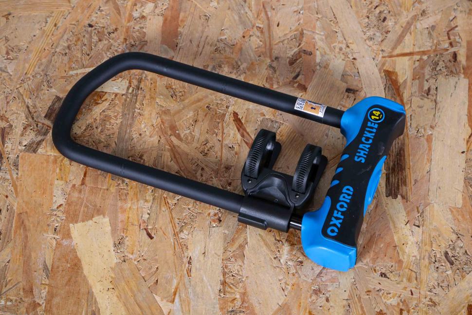 2025 Oxford Shackle14 Pro Duo U-Lock and cable - lock with frame mount.jpg