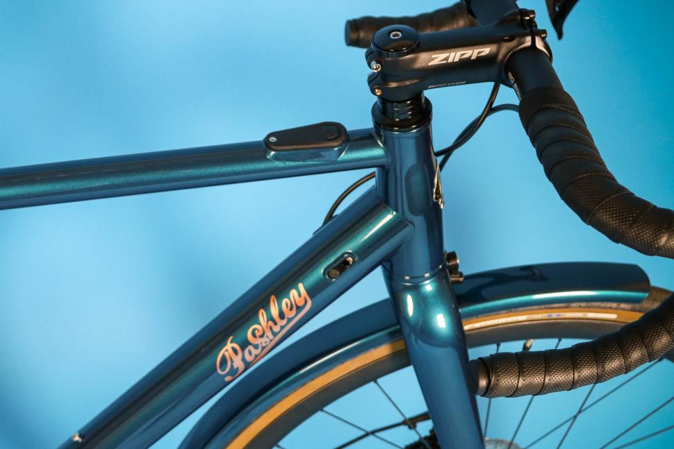 2025 Pashley Roadfinder electric - Shimano 105 - front end.jpg