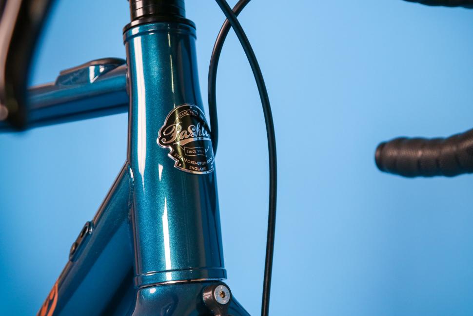 2025 Pashley Roadfinder electric - Shimano 105 - head tube.jpg