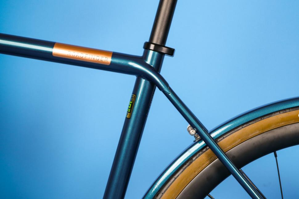 2025 Pashley Roadfinder electric - Shimano 105 - seat tube junction.jpg