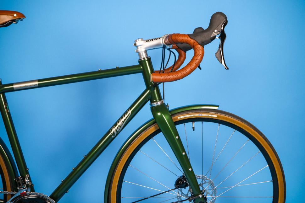 2025 Pashley Roadfinder - Shimano 105 - front.jpg