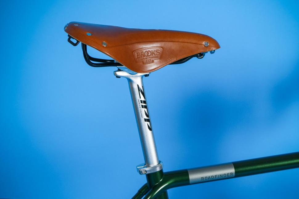 2025 Pashley Roadfinder - Shimano 105 - saddle and post.jpg