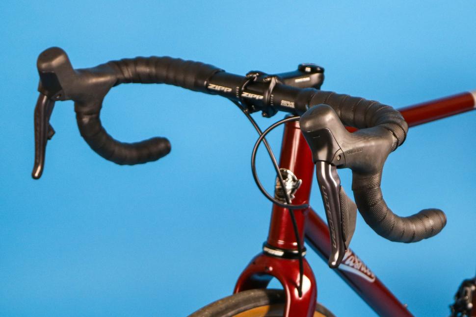 2025 Pashley Roadfinder - Shimano Ultegra - bars.jpg