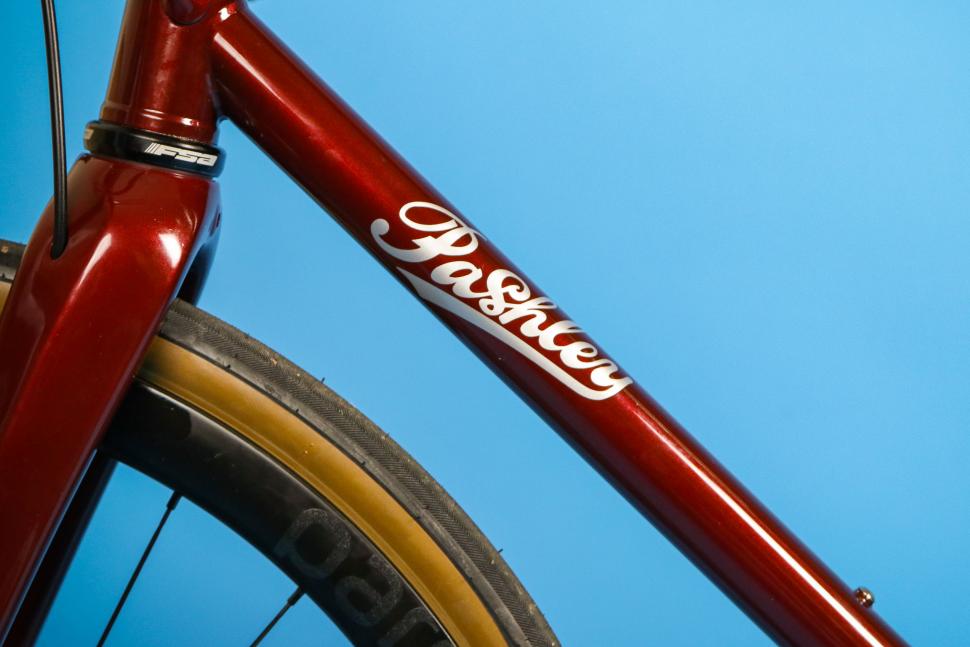 2025 Pashley Roadfinder - Shimano Ultegra - down tube.jpg