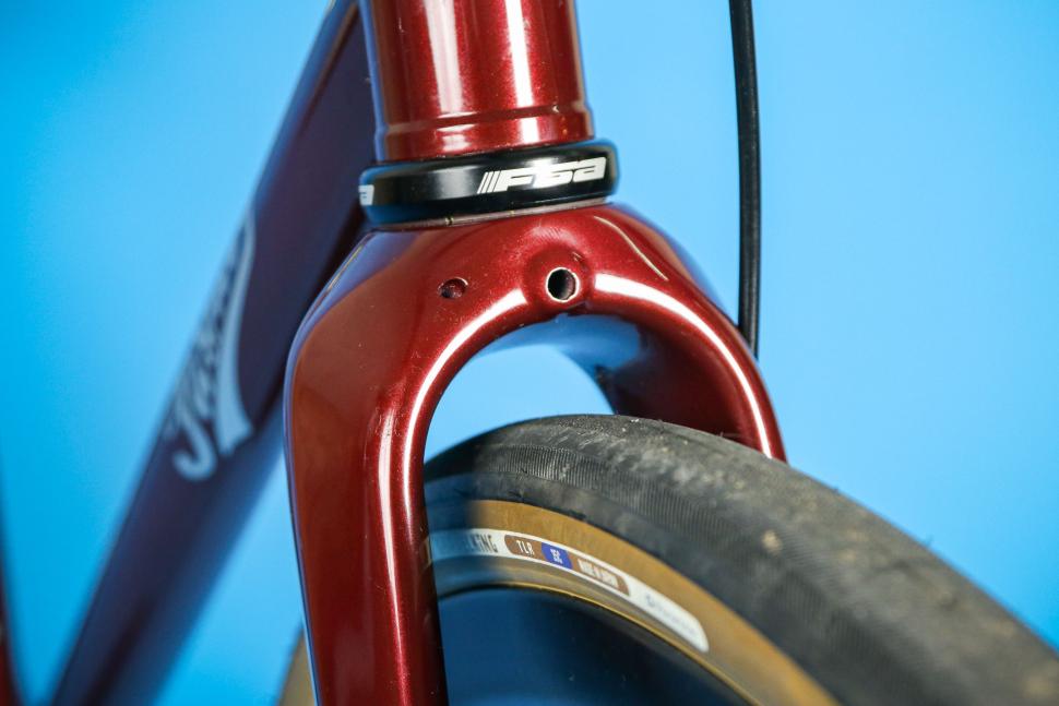 2025 Pashley Roadfinder - Shimano Ultegra - fork detail 2.jpg