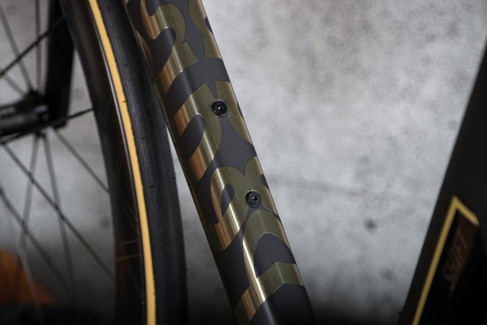 2025 Pearson Shift Dura Ace - downtube bosses.jpg