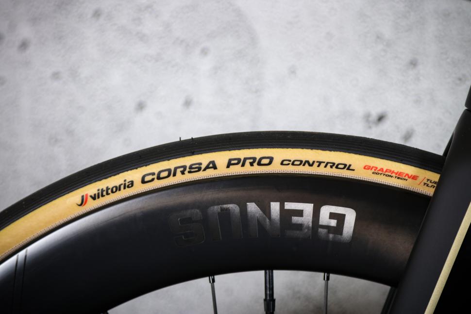 2025 Pearson Shift Dura Ace - tyre 2.jpg
