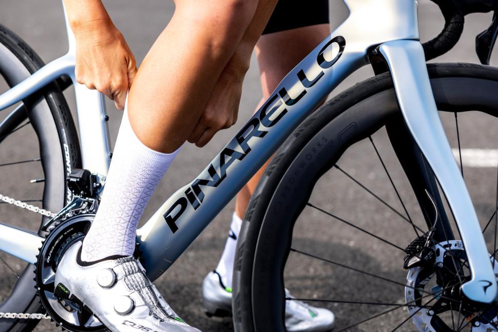 2025 Pinarello Dogma F - 1 (5)