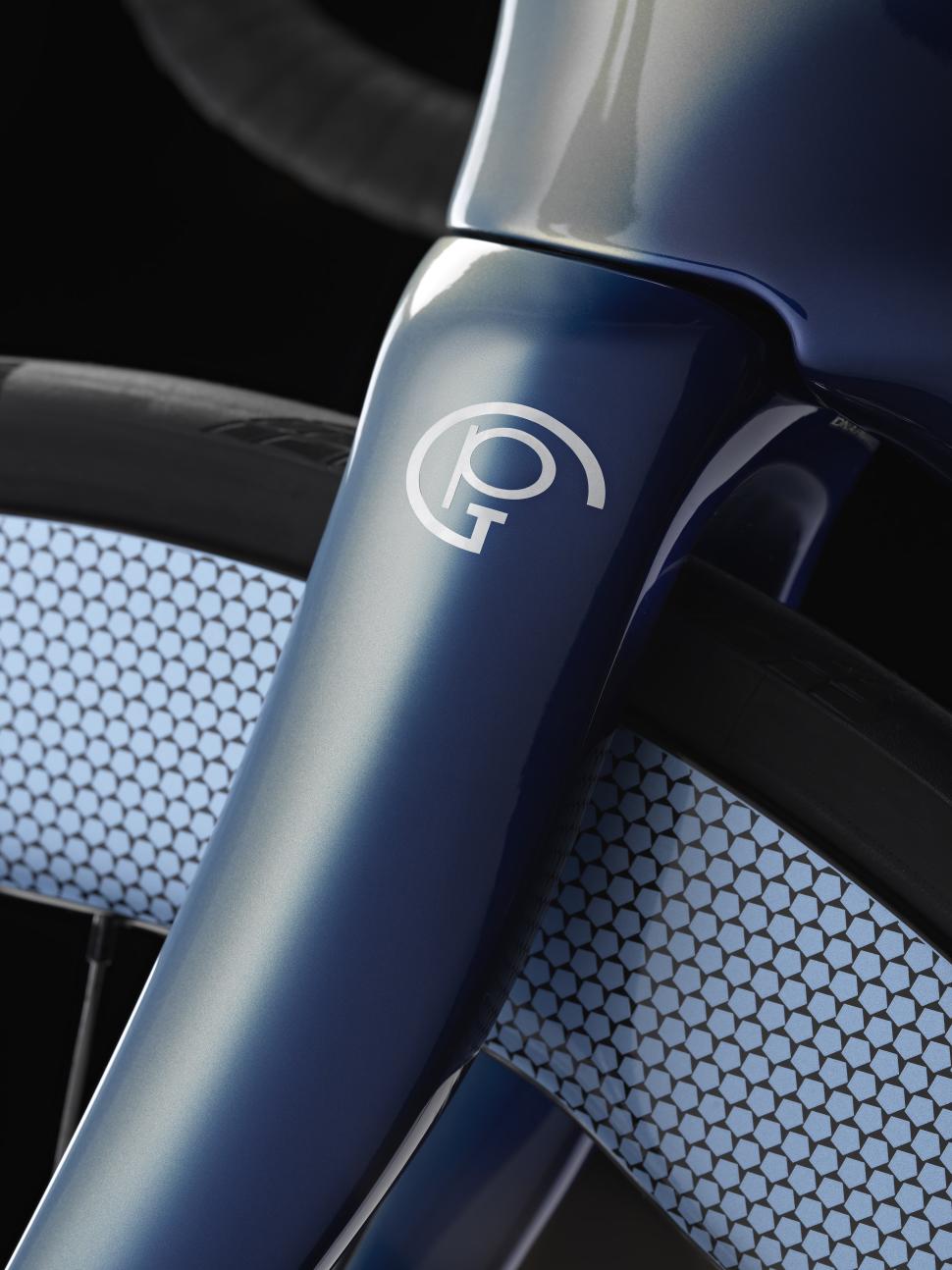 2025 Pinarello Dogma F Edizione Speciale fork detail