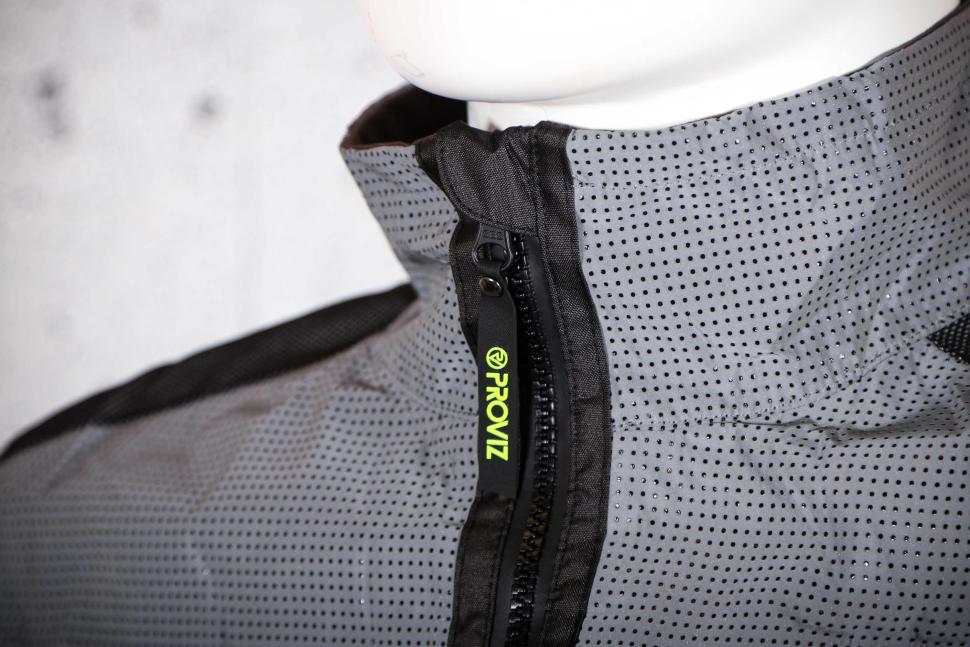 2025 Proviz Apex Men&rsquo;s 100% Reflective Cycling Jacket - collar.jpg
