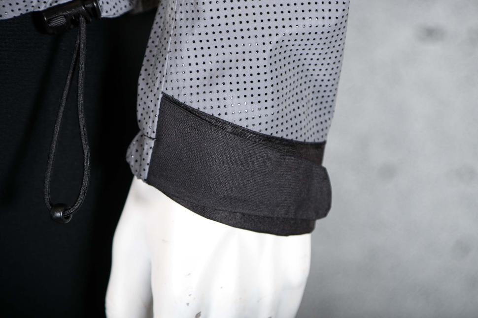 2025 Proviz Apex Men&rsquo;s 100% Reflective Cycling Jacket - cuff.jpg