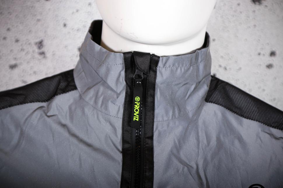 2025 Proviz City Men's 100% Reflective Commuter Cycling Jacket - collar.jpg