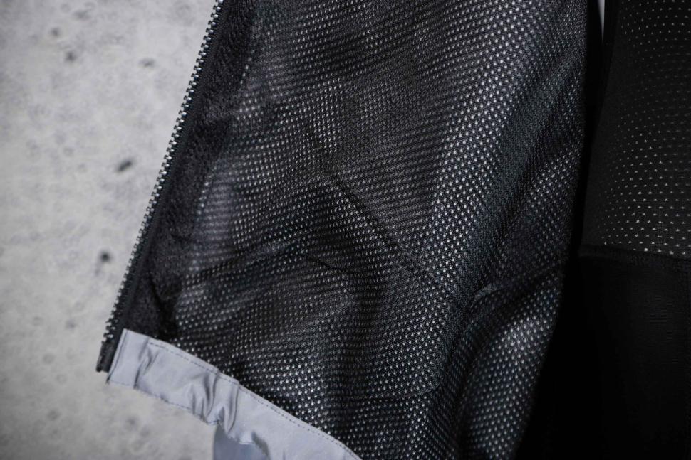 2025 Proviz City Men's 100% Reflective Commuter Cycling Jacket - inside.jpg