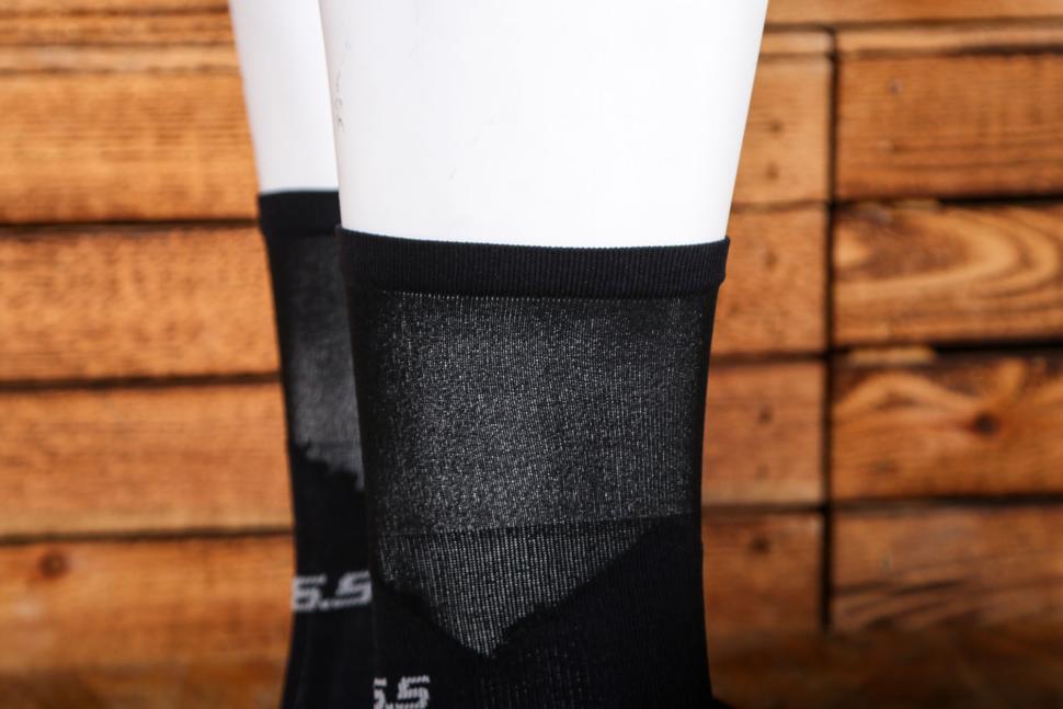 2025 Q36.5 Clima Socks Black - cuff.jpg