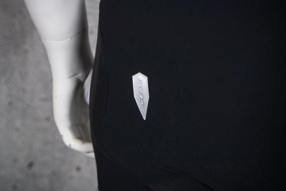 2025 Q365 Dottore Hybrid Bib Tights Black - log tab.jpg