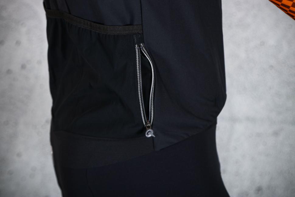 2025 Q365 Dottore Hybrid Que Long Sleeve Jersey Check Orange - zipped pocket.jpg