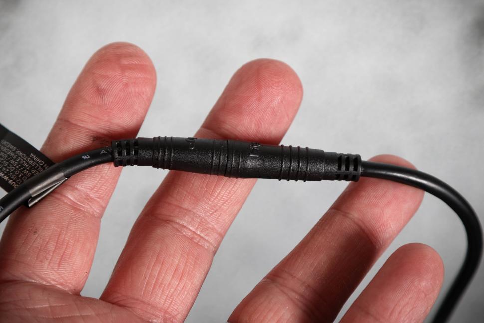 2025 Quad Lock Cycle - Waterproof Wireless Charging Head - cable joint.jpg
