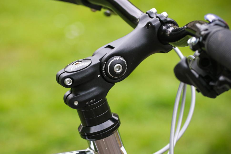 2025 Quella Varsity Imperial Classic Geared Bicycle - adjustable stem 1.jpg