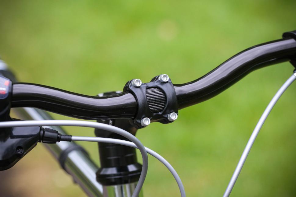 2025 Quella Varsity Imperial Classic Geared Bicycle - bars 2.jpg
