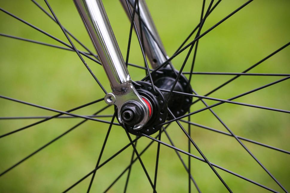 2025 Quella Varsity Imperial Classic Geared Bicycle - front drop out.jpg