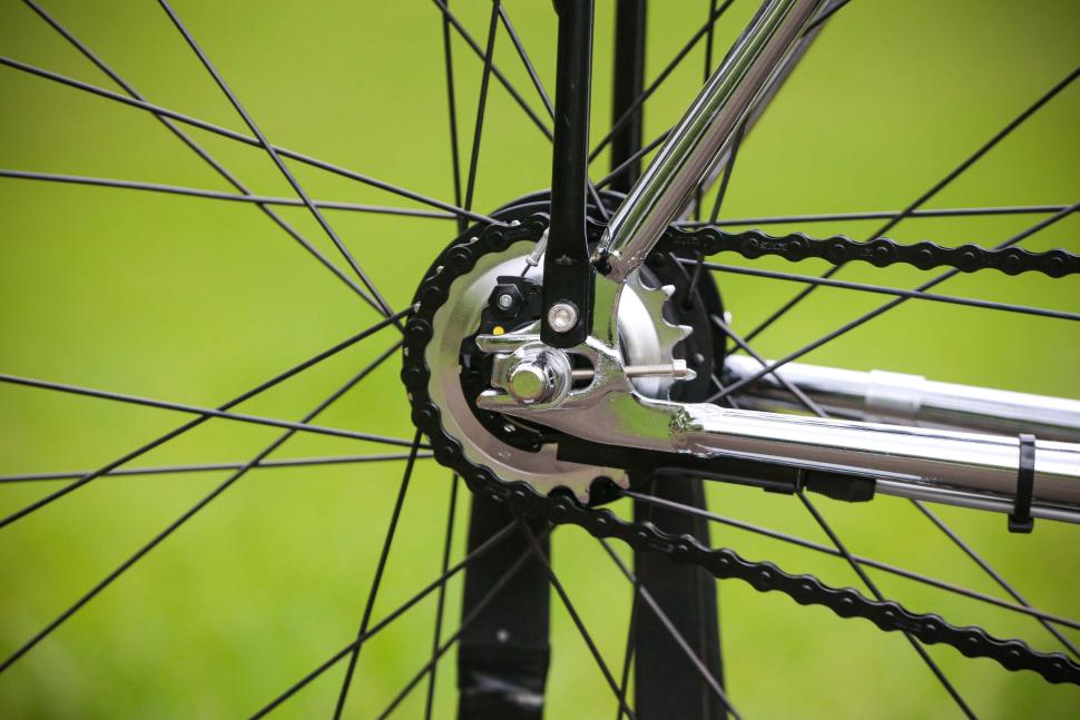 2025 Quella Varsity Imperial Classic Geared Bicycle - rear drop out.jpg