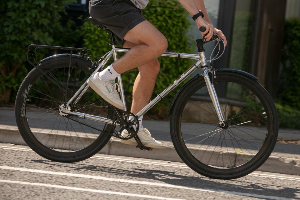 2025 Quella Varsity Imperial Classic Geared Bicycle - riding 1.jpg