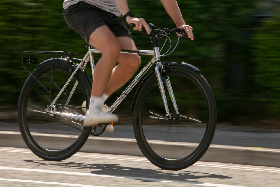 2025 Quella Varsity Imperial Classic Geared Bicycle - riding 3.jpg