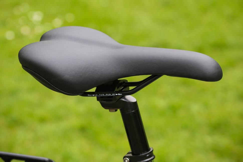 2025 Quella Varsity Imperial Classic Geared Bicycle - saddle.jpg