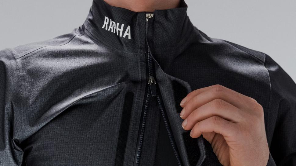 2025 Rapha Pro Team Lightweight Gore-Tex Jacket studio zip 